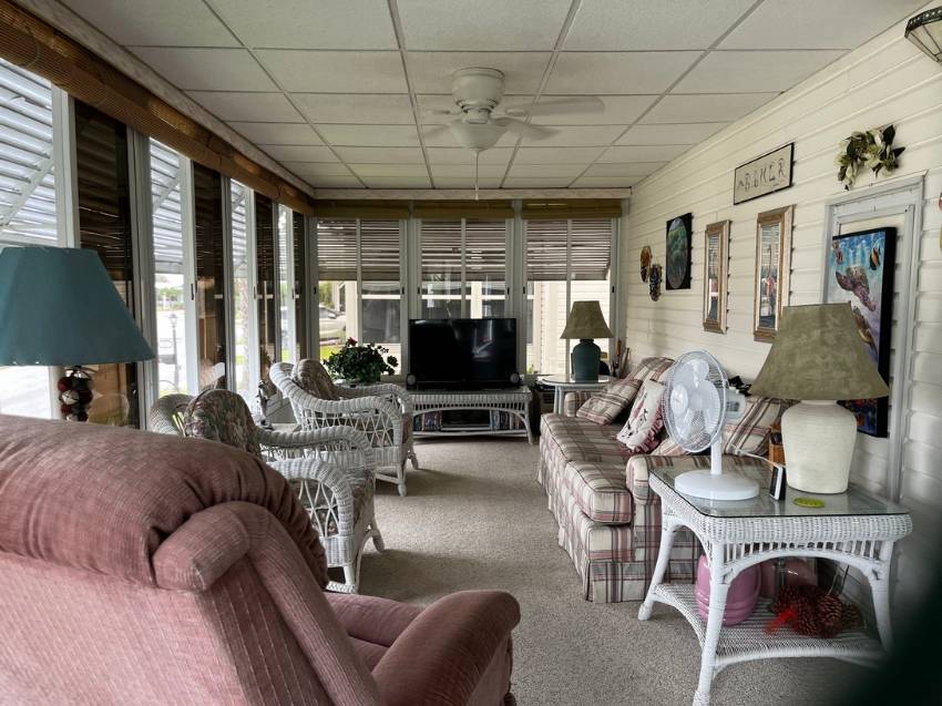 2417 Crooked Stick Drive a Winter Haven, FL Mobile or Manufactured Home for Sale